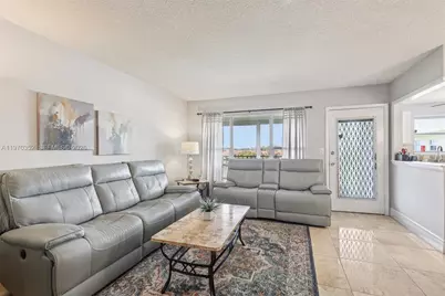 804 SE 7th St #402, Deerfield Beach, FL 33441 - Photo 5