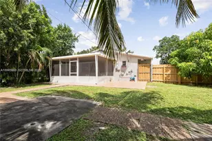 5632 Hayes St, Hollywood, FL 33021 - Photo 9