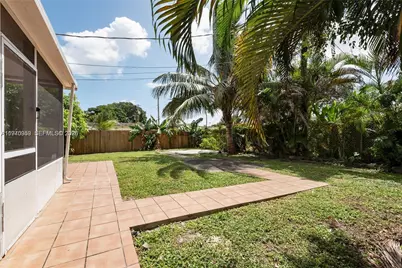 5632 Hayes St, Hollywood, FL 33021 - Photo 15