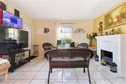 380 NW 133rd St, North Miami, FL 33168 - Photo 15