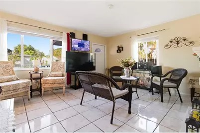 380 NW 133rd St, North Miami, FL 33168 - Photo 15