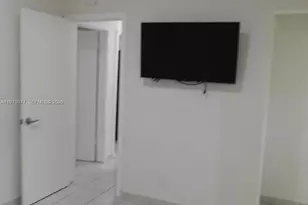 620 NW 58th Ct, Miami, FL 33126 - Photo 15