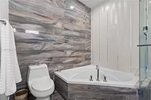 621 NE 8th Ave, Fort Lauderdale, FL 33304 - Photo 47