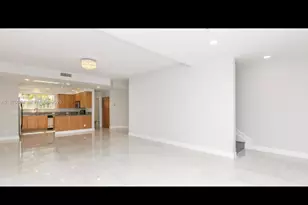 621 NE 8th Ave, Fort Lauderdale, FL 33304 - Photo 15