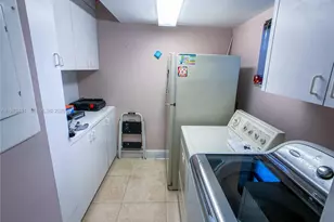 956 Mockingbird Ln, Plantation, FL 33324 - Photo 17