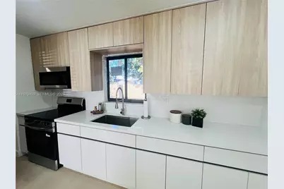 19133 NW 35th Ave, Miami Gardens, FL 33056 - Photo 7