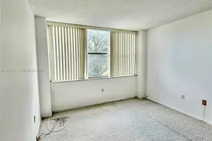 1300 NE Miami Gardens Dr, Miami, FL 33179 - Photo 7