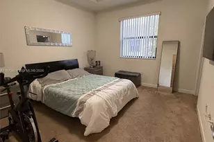 9386 W 33rd Ln, Hialeah, FL 33018 - Photo 9