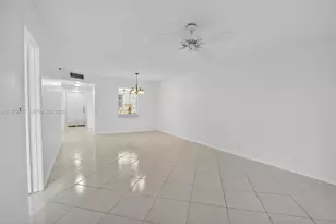 3300 W Rolling Hills Cir, Davie, FL 33328 - Photo 7