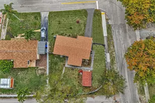 6781 Franklin St, Hollywood, FL 33024 - Photo 3