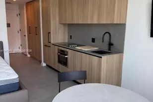 121 NE 5th St, Miami, FL 33132 - Photo 7