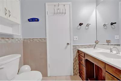 7400 W 20th Ave #402, Hialeah, FL 33016 - Photo 9