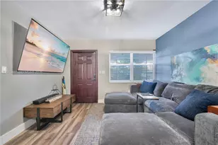 7020 NW 173rd Dr, Hialeah, FL 33015 - Photo 3