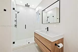 8511 NW 141st Terrace, Miami Lakes, FL 33016 - Photo 15