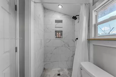 20076 SW 190th St, Miami, FL 33187 - Photo 25