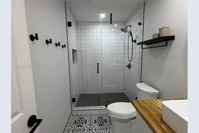 3800 Palm Ave #217, Hialeah, FL 33012 - Photo 29