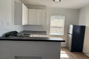 186 NW 1st St, Homestead, FL 33030 - Photo 3