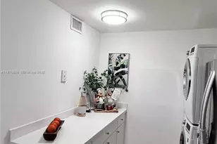 10303 Sunrise Lakes Blvd, Sunrise, FL 33322 - Photo 5