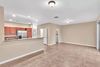 3236 NW 31st Ter, Oakland Park, FL 33309 - Photo 5