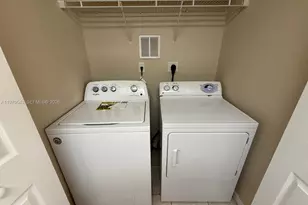 11401 NW 89th St, Doral, FL 33178 - Photo 9