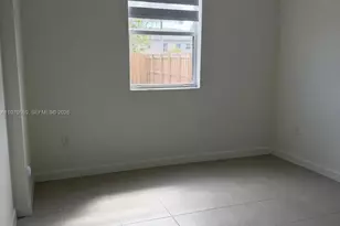 2638 SE 9th St, Homestead, FL 33035 - Photo 11