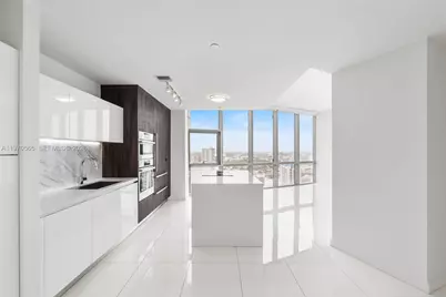 851 NE 1st Ave #3202, Miami, FL 33132 - Photo 1