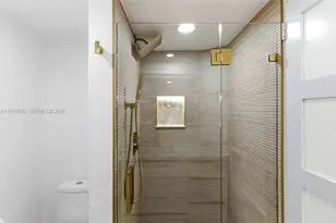 5701 Collins Ave, Miami Beach, FL 33140 - Photo 25