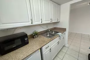 7426 SW 82nd St, Miami, FL 33143 - Photo 15