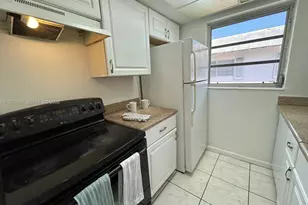 7426 SW 82nd St, Miami, FL 33143 - Photo 13