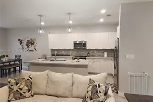 4745 NW 84th Ct, Doral, FL 33166 - Photo 5