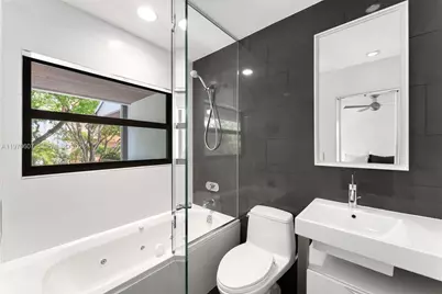 3560 W Fairview St, Miami, FL 33133 - Photo 27