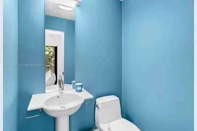 3560 W Fairview St, Miami, FL 33133 - Photo 19