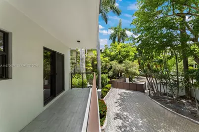 3560 W Fairview St, Miami, FL 33133 - Photo 39