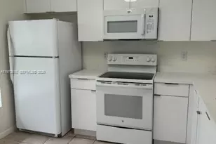 706 NW 108 Te, Pembroke Pines, FL 33026 - Photo 7