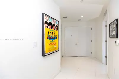 851 NE 1st Ave #2812, Miami, FL 33132 - Photo 3