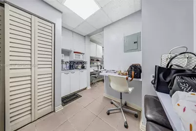 432 NW 12th Ave, Miami, FL 33128 - Photo 11