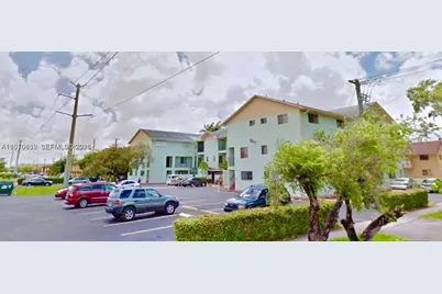 1521 W 42nd Pl #18, Hialeah, FL 33012 - Photo 1