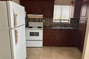 1521 W 42nd Pl, Hialeah, FL 33012 - Photo 5