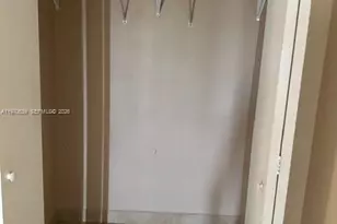 1521 W 42nd Pl, Hialeah, FL 33012 - Photo 11