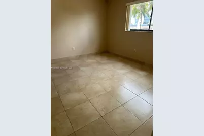 1521 W 42nd Pl #18, Hialeah, FL 33012 - Photo 7