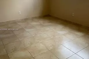 1521 W 42nd Pl, Hialeah, FL 33012 - Photo 7