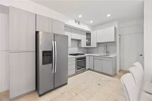 4215 Sheridan Ave, Miami Beach, FL 33140 - Photo 1