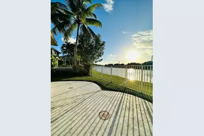 1887 Harbor View Cir, Weston, FL 33327 - Photo 37