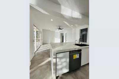 1887 Harbor View Cir, Weston, FL 33327 - Photo 3