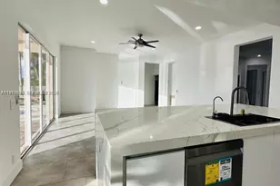 1887 Harbor View Cir, Weston, FL 33327 - Photo 3