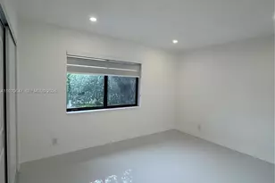 930 NE 163rd St, North Miami Beach, FL 33162 - Photo 31