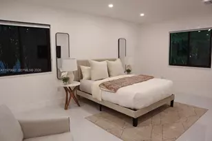 930 NE 163rd St, North Miami Beach, FL 33162 - Photo 11