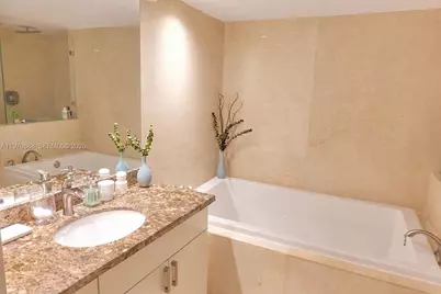 1717 N Bayshore Dr #3334, Miami, FL 33132 - Photo 29