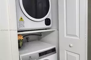 327 Lakeview Dr, Weston, FL 33326 - Photo 19