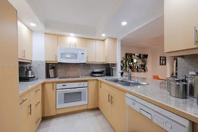 2901 S Bayshore Dr #2H, Miami, FL 33133 - Photo 9